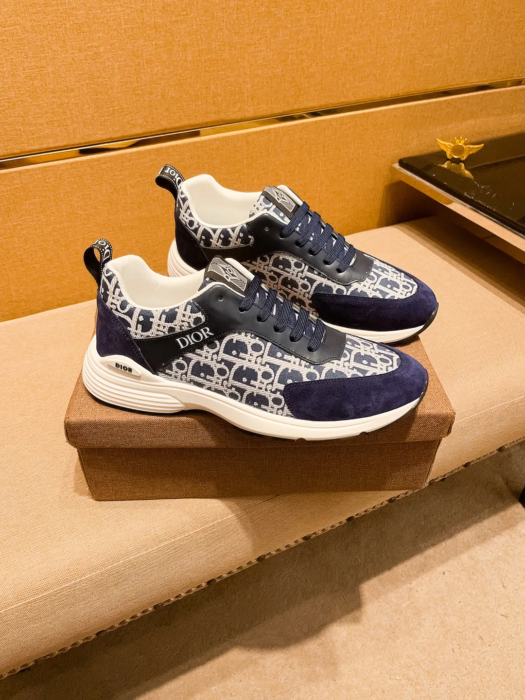 Men's shoes 💰 440💰【Dior】🔥 High-end men's shoes brand official website 1:1 latest masterpiece: the upper is made of Italian imported first-layer cowhide with a comfortable and breathable lining➕original non-slip and wear-resistant outsole🔥, making walking more convenient and comfortable! An exclusive new model, a stunning work, a beautiful 1:1 replica [color] compared to the official quality! Create a fashionable personality to set off your uniqueness! A must-have for trendy men! Classic🔥Size: 38-44 Color: 🔥Multiple colors available🔥.